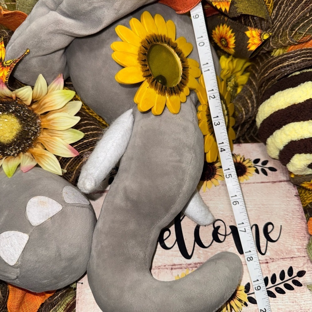π Vintage One-of-a-Kind Elephant Fall Welcome Wreath β Handmade Decor - Picture 13 of 14